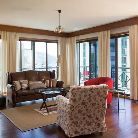 Jacaranda Apartment *